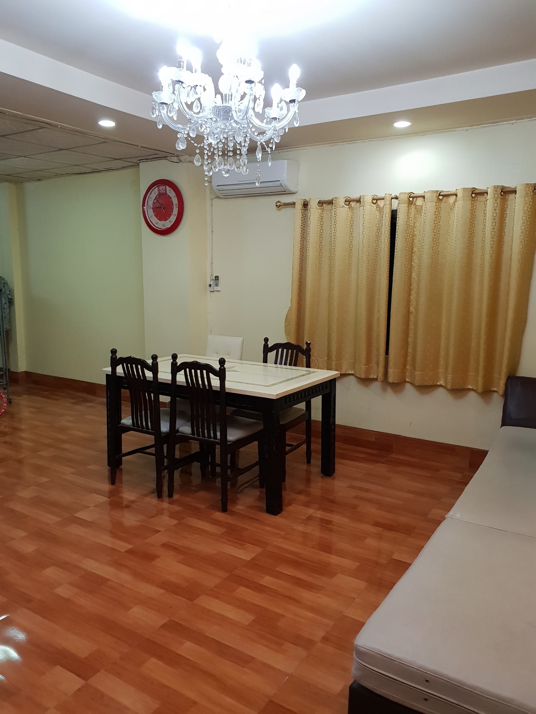 ขาย / เช่าบ้านแฝด 2 ชั้น หมู่บ้าน รังสิยา ซ.อุดมสุข 58 ถ.สุขุมวิท 103 ขายราคา 5.5 ล้าน 3 ห้องนอน