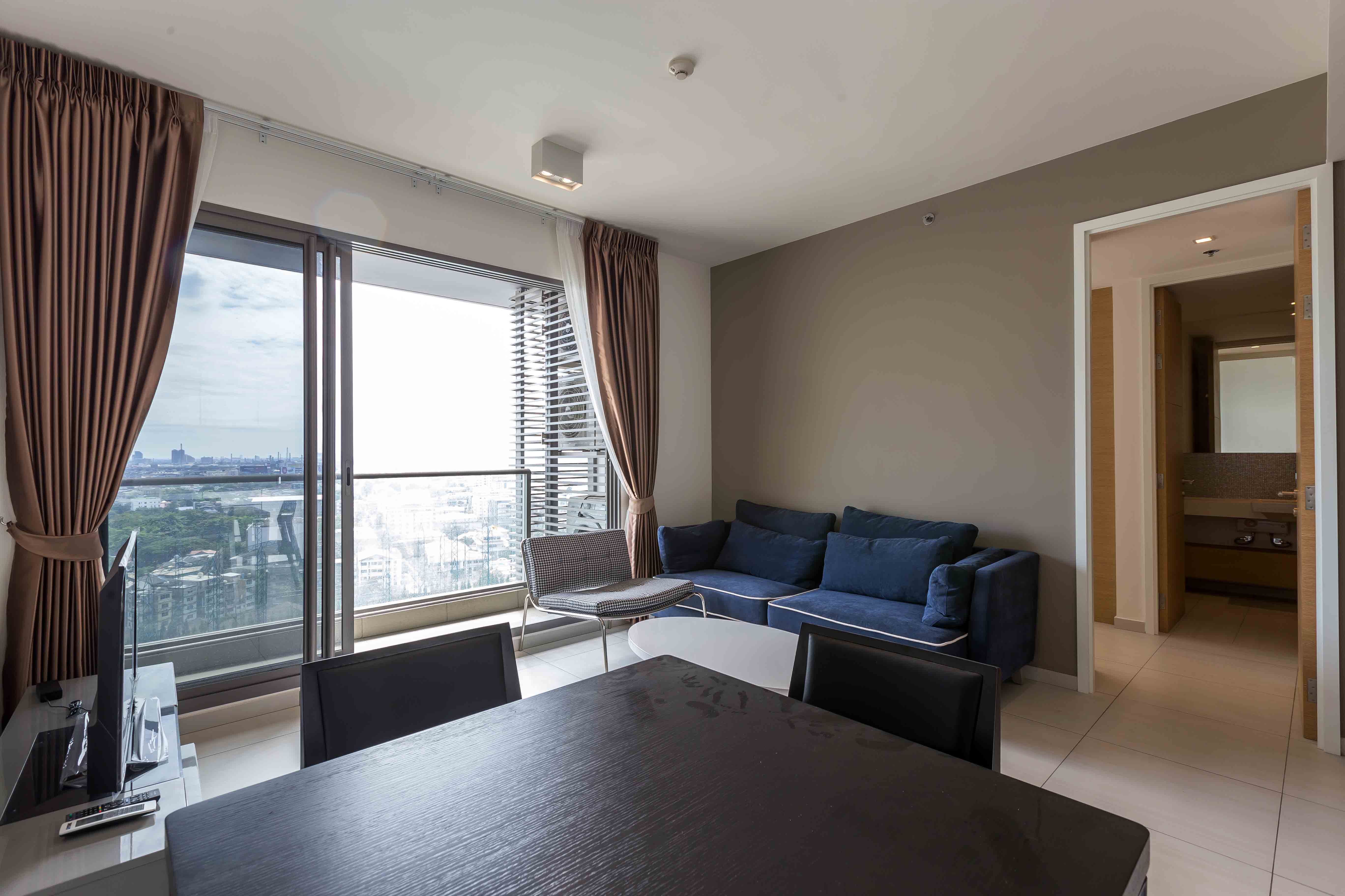 ให้คอนโด The Lofts Ekkamai (เดอะ ล็อฟท์ เอกมัย) 1 ห้องนอน 1 ห้องน้ำ ขนาด 45 ตรม ชั้น 19