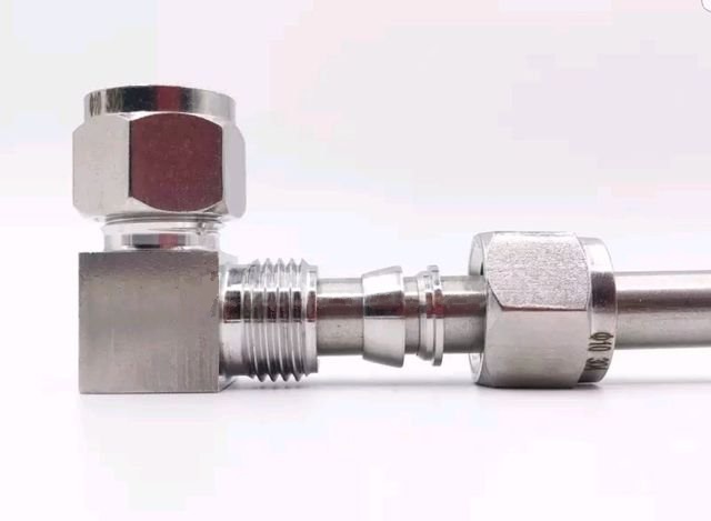 ข้อต่อตรงสแตนเลสตาไก่ SS316L