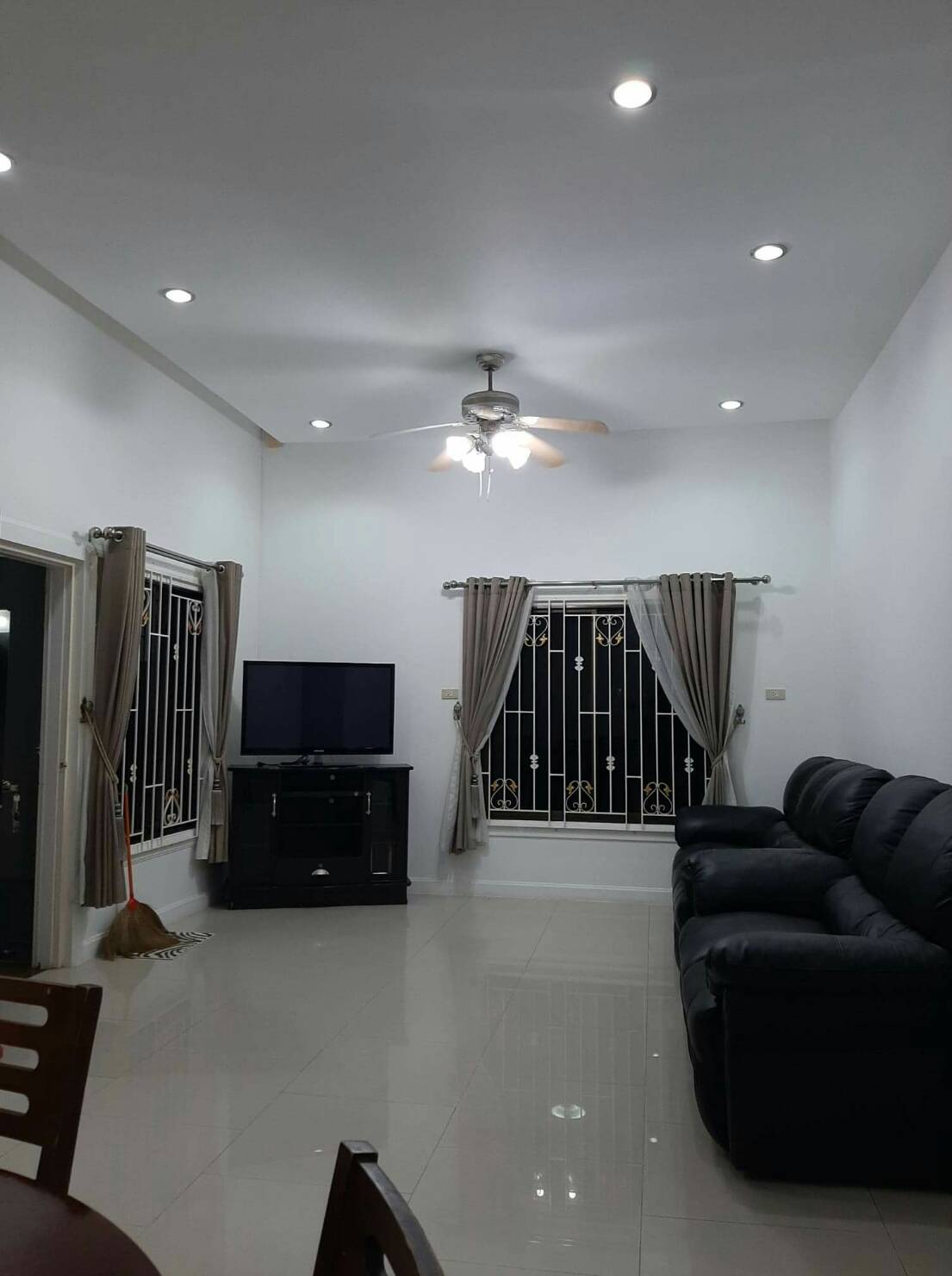 ายบ้านเดี่ยวหมู่บ้าน สยามเพลส (Siam Place) ขายราคา 4,600,000 บาท