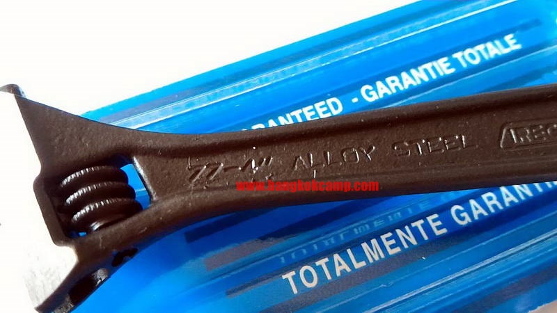 ประแจเลื่อน IREGA ขนาด 4 นิ้ว สเปน Made in Spain ใหม่ แท้. (แพ็คฟ้า)