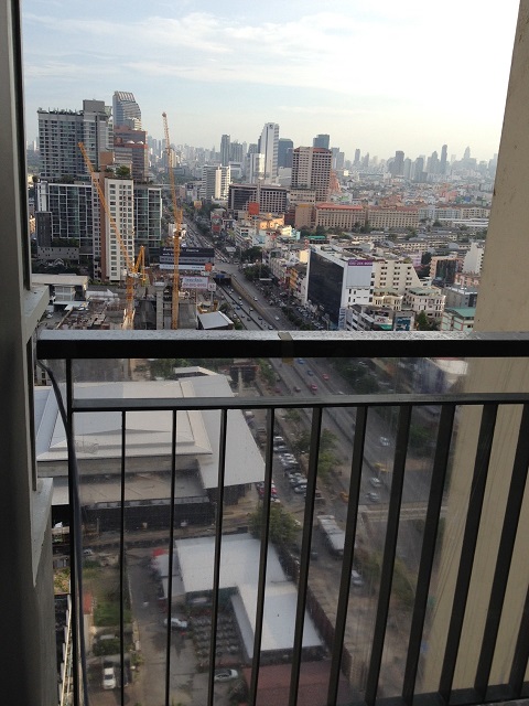 ให้เช่าคอนโด ไลฟ์@รัชดาภิเษก (Life Ratchadapisek) ราคา 17000 บาทต่อเดือน ห้องแบบ 1 Bedroom 1 Bathroom ครัวแยก