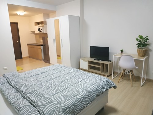 ขาย / ให้เช่า วิวสระสวย ห้องขนาด 30 ตรม Supalai Veranda Rama 9 (ศุภาลัย เวอเรนด้า พระราม 9) ไปประดิษฐ์มนูธรรม เพชรบุรี ราม