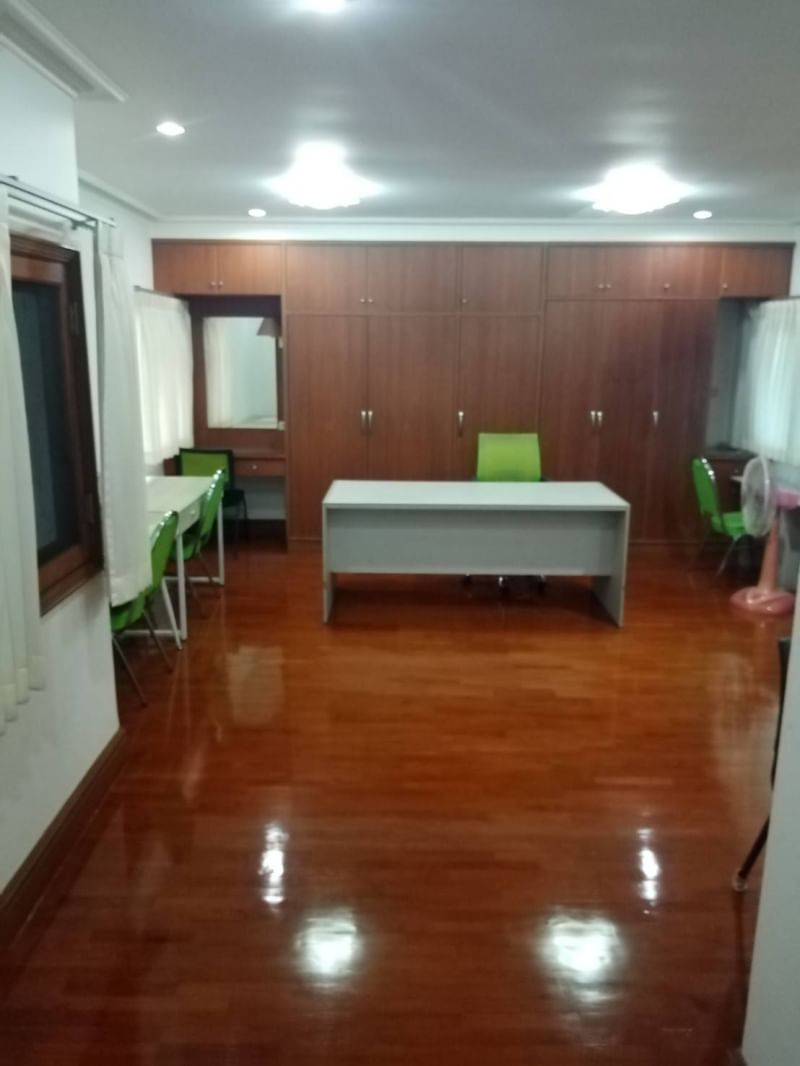 ขาย / ให้เช่าบ้านเดี่ยว 2 ชั้น ติดถนนพุทธมณฑล สาย 1 หมู่บ้านมหาดไทย 1 ขนาด 101 ตรว 4 ห้องนอน 5 ห้องน้ำ