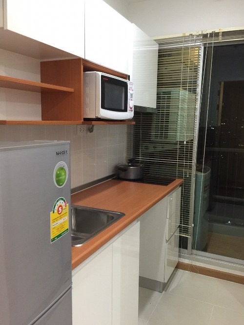 ให้เช่าคอนโด The President Sathorn-Ratchaphruek เช่า เดือนละ 13,000-15,000 บาท ตั้งอยู่บนหัวมุม