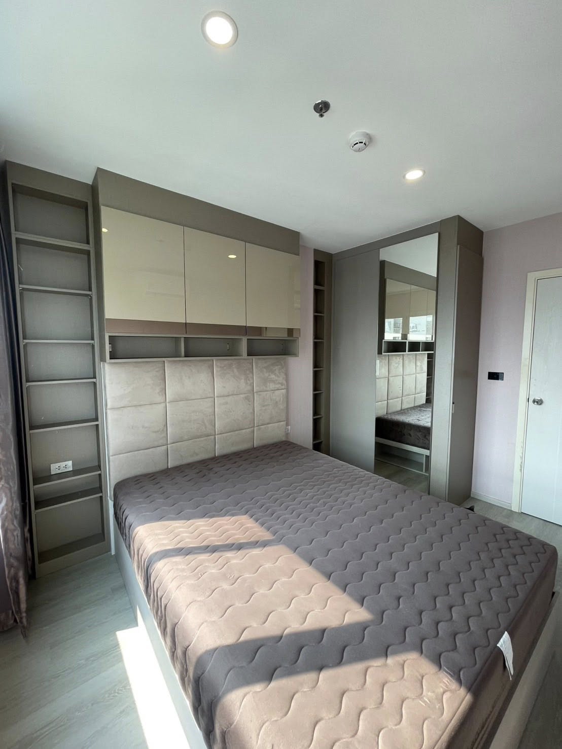 🔥 ขายด่วน! Elio Sathorn - Wutthakat (เอลลิโอ สาทร - วุฒากาศ) ห้องสวยบิ้วอินครบ วิวสูง ใกล้ BTS วุฒากาศ! 🔥