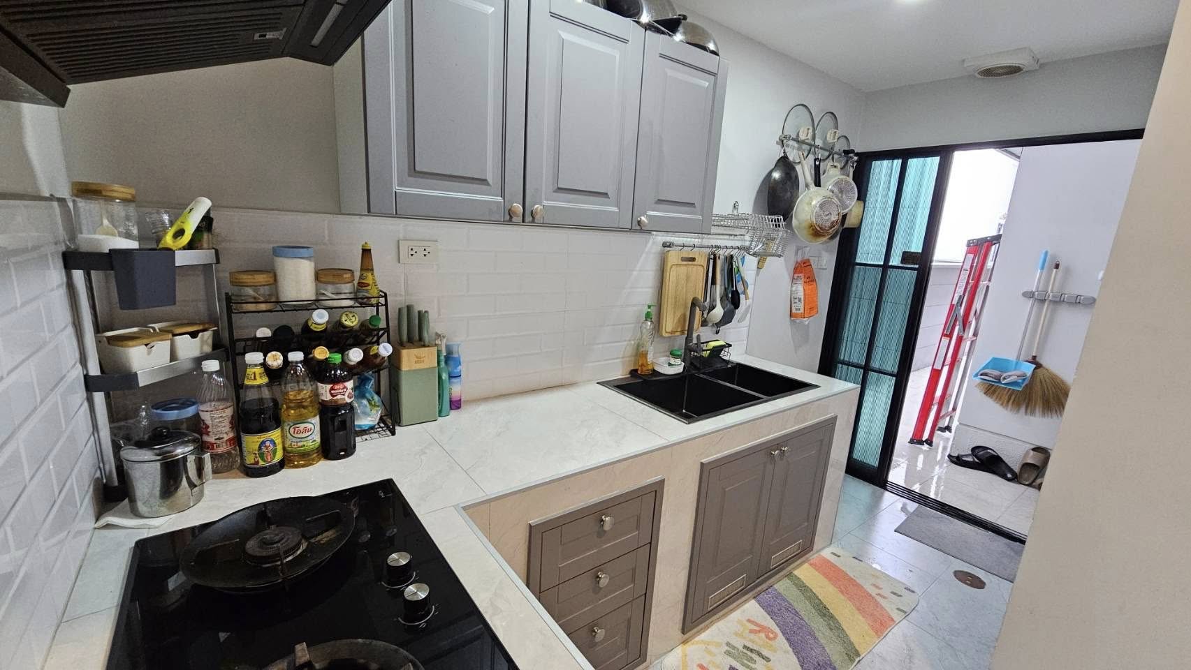 ขายบ้านเดี่ยวหรู หมู่บ้าน เซนโทร บางนา / For Sale Centro Bangna (English below)