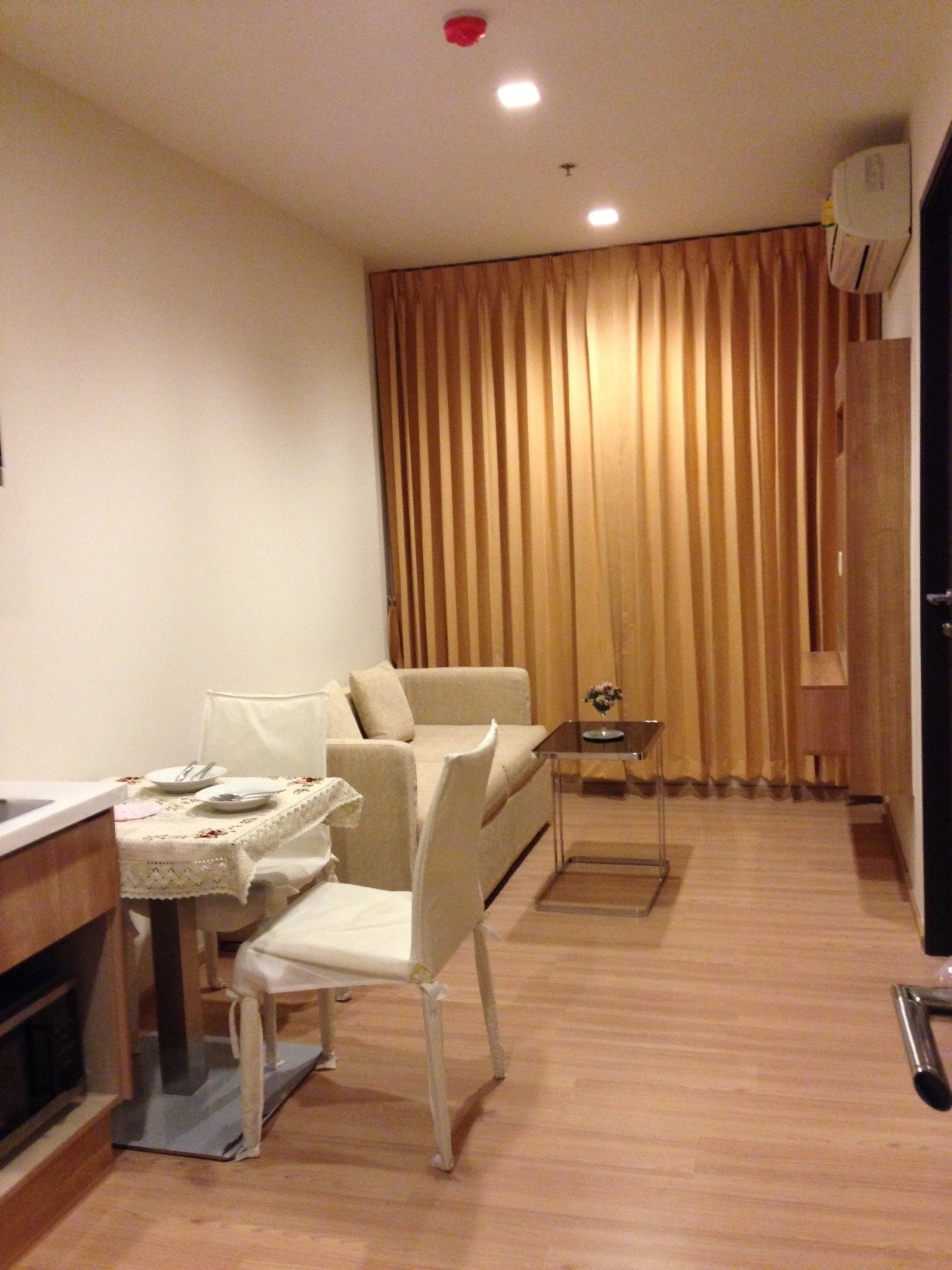 ให้เช่าคอนโด Rhythm Sathorn (ริทึ่ม สาทร 21 ) 1 ห้องนอน 1 ห้องน้ำ ขนาด 35 ตรม ชั้น 8 ตึกN ห้อง72