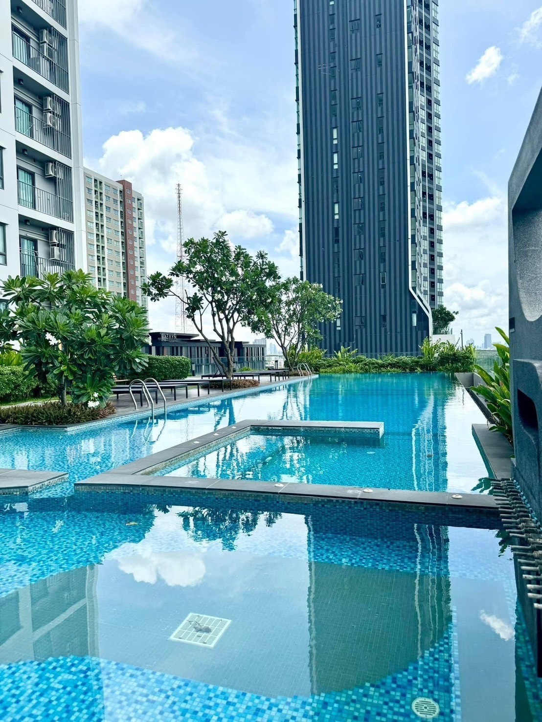 ให้เช่าคอนโด ริชพาร์ค แอท ทริปเปิ้ล สเตชั่น พระราม 9 – ศรีนครินทร์ / For Rent Rich Park @ Triple Station Rama 9 – Srinakarin (English below)