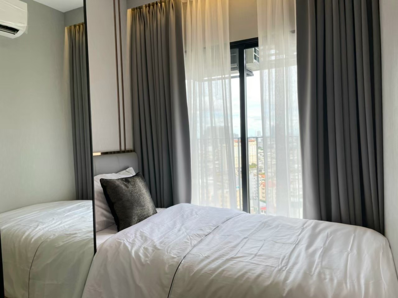 ขายคอนโด Knightsbridge Prime Sathorn (ไนท์ บริดจ์ ไพร์ม สาทร) พร้อมผู้เช่า ขายราคา 7,005,000บาท ค่าโอนคนละครึ่ง