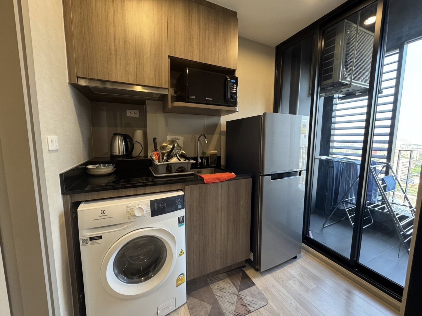 🌟 ให้เช่าคอนโด Ideo Mobi Sukhumvit Eastpoint 💥 ทำเลทอง ใกล้ BTS บางนา เพียง 250 เมตร เดินแค่ 3 นาที!