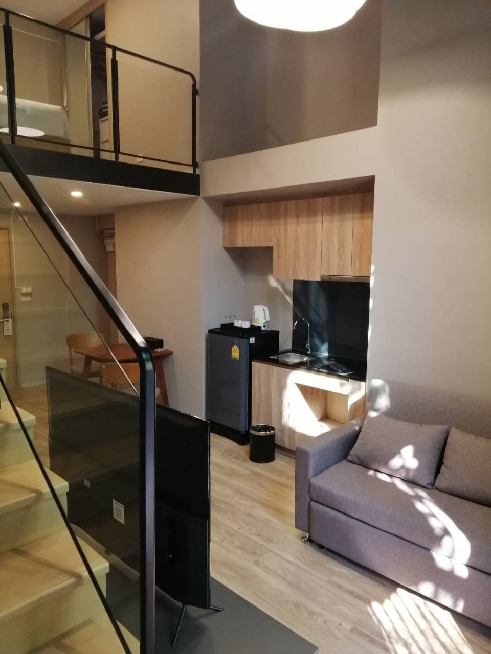 ให้เช่าคอนโด Blossom Condo @ Sathorn - Charoenrat (บลอสซั่ม คอนโด สาทร-เจริญราษฎร์ แบบ 1 ห้องนอน 1 ห้องน้ำ ขนาด30 ตรม อาคาร A