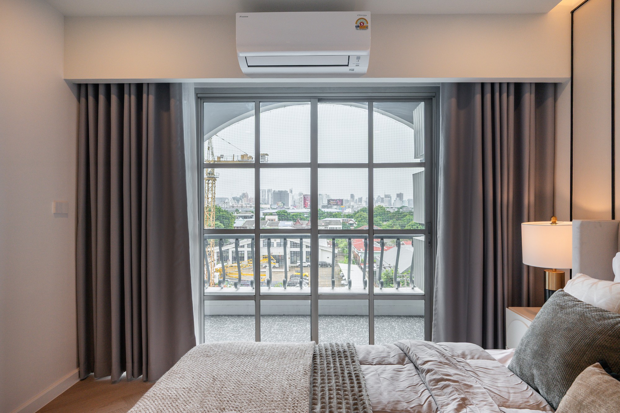 ขายคอนโด EXECUTIVE REGENT CONDO ห้องใหญ่ 140 ตร.ม. | 4 ห้องนอน 2 ห้องน้ำ