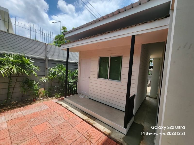 ขาย /ให้เช่า บ้านเดี่ยว 3 ชั้น หมู่บ้าน ลุมพินี สวนหลวงร.9 ราคาเช่า 85,000 บาท ต่อเดือนถูกและสวย