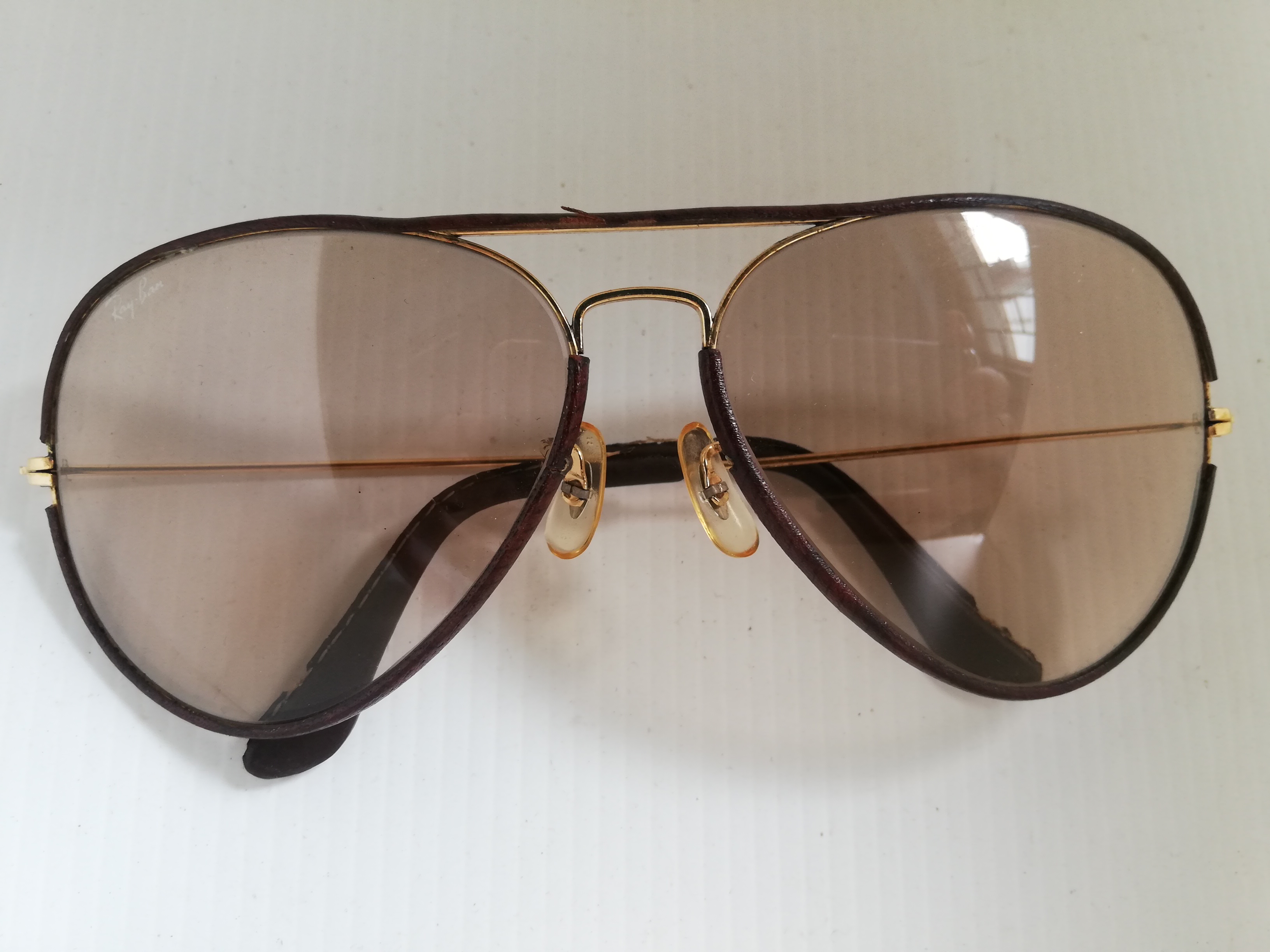 แว่นตา RayBan หุ้มหนัง เลนส์ออโต้ มือสอง สภาพสวยแท้ Made in USA