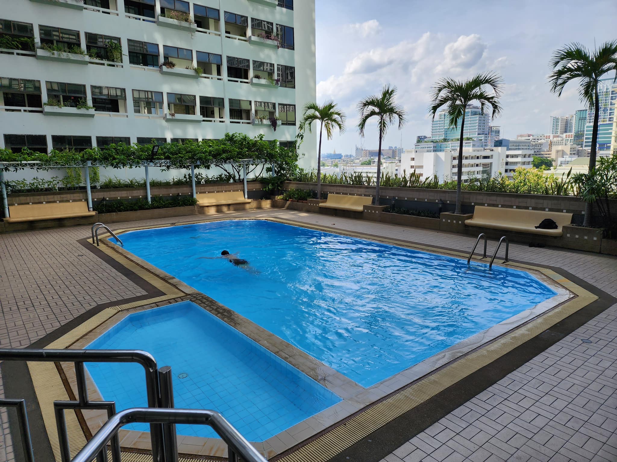 ให้เช่าคอนโดที่สุดแห่งโลเคชั่น พญาไท เพลส - ติด BTS พญาไท ปล่อยเช่าห้องสตูดิโอ ขนาด 29 ตร.ม. ชั้น 22 เพิ่งรีโนเวท