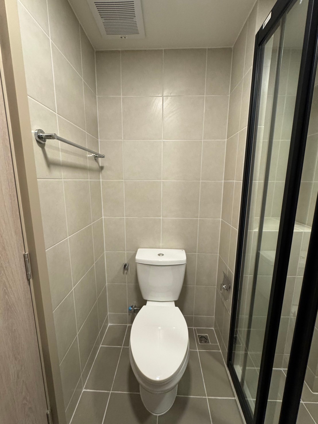 ให้เช่าคอนโดใหม่ใกล้ ม.ธรรมศาสตร์ มีรถรับ-ส่งถึงหน้า ม. dcondo Shine Rangsit (ดีคอนโด ชายน์ รังสิต) ห้องใหม่ไม่เคยปล่อยเช่า ด่วนก่อนเต็มนะจ๊ะ