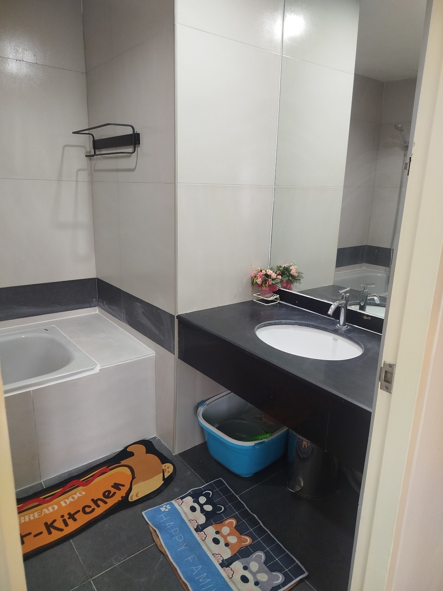 ให้เช่า คอนโด วิทยุคอมเพล็กซ์ (Witthayu Complex Condo) ห้องใหม่ ทาสีสวย พร้อมเข้าอยู่ได้ทันที