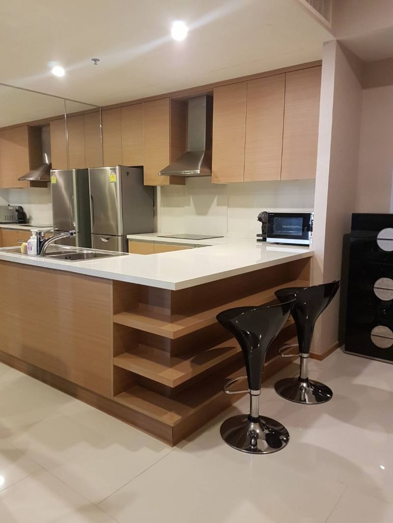 ให้เช่าคอนโด The Emporio Place (ดิ เอ็มโพริโอ เพลส) ห้องDuplex 1 ห้องนอน 1 ห้องน้ำ ขนาด 90 ตรม ชั้น 9-10 ห้องตกแต่งสวยพร้อมอยู่ สัญญาขั้นต่ำ 1 ปี