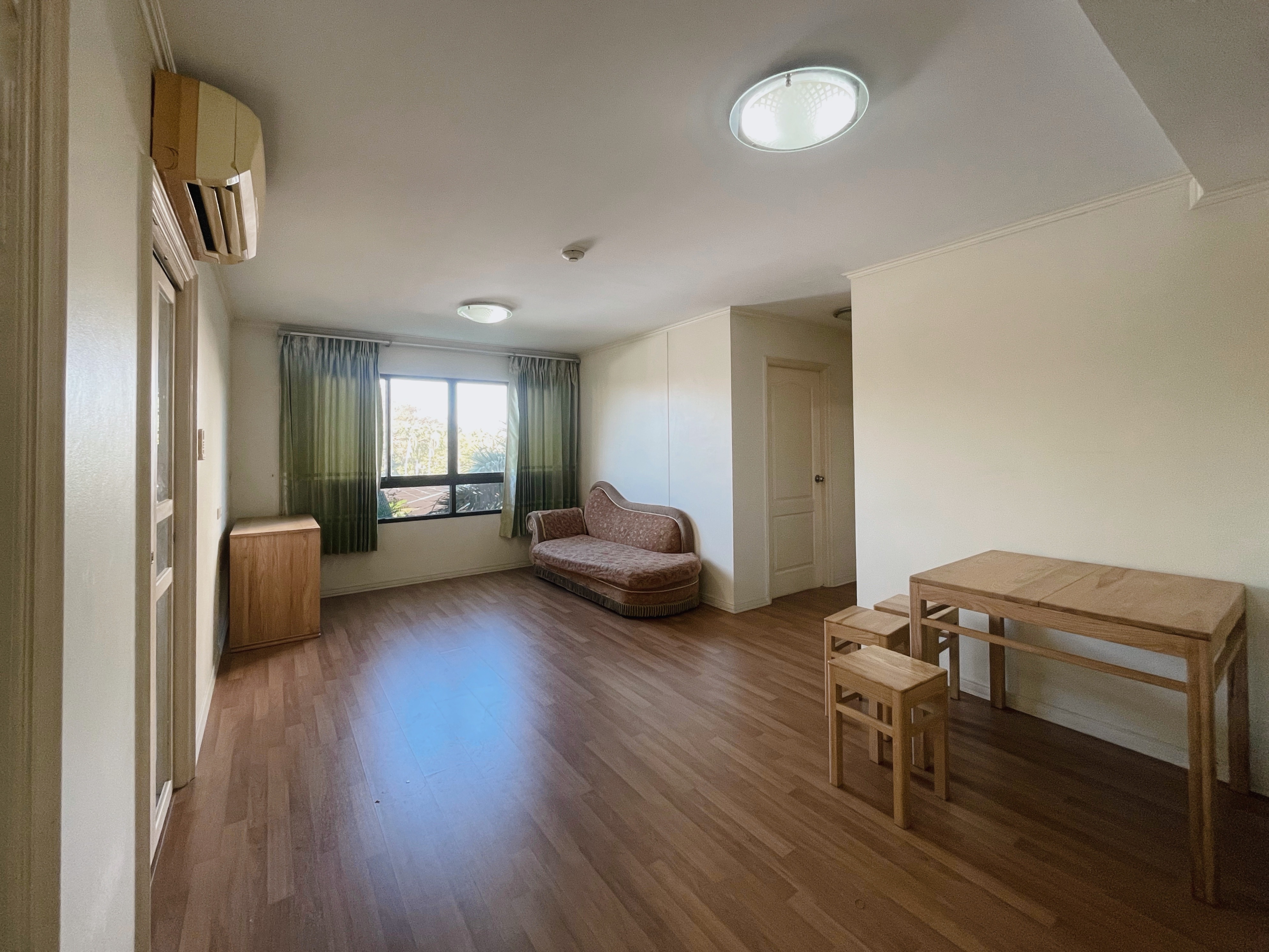 ขายคอนโด ลุมพินี เจริญกรุง-พระราม 3 Charoen Krung (ลุมพินี เพลส พระราม 3 - เจริญกรุง) ห้องเปล่า 2 ห้องนอน 2 ห้องน้ำ