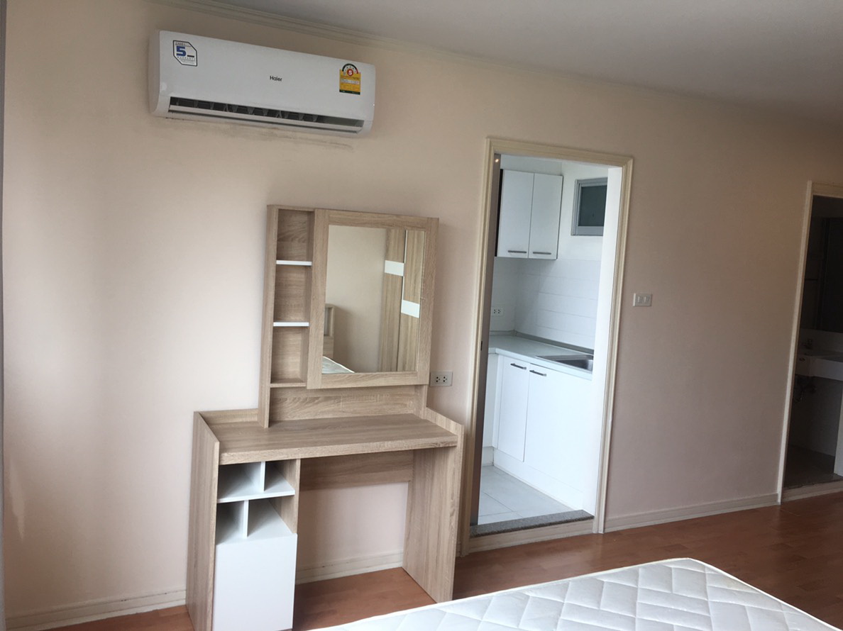 ให้เช่า / ขาย คอนโด Lumpini Ville Cultural Center (ลุมพินี วิลล์ ศูนย์วัฒนธรรม) ห้องสตูดิโอ 30 ตรม. ชั้น 6 อาคาร D1 เฟอร์และเครื่องใช้ไฟฟ้าใหม่เอี่ยม