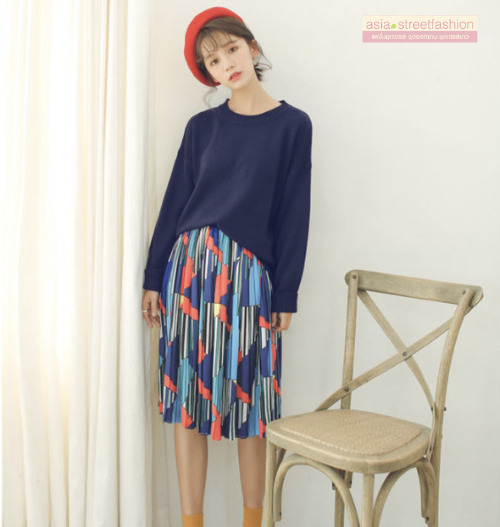 Sweater เสื้อสเวทเตอร์แขนยาว สีกรมท่า ทรงสวย จะใส่เดี่ยวไหรือใส่โค้ทคลุมก็เริ่ด