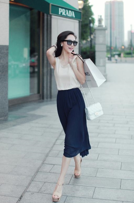 maxi dress - เดรสยาวผ้าชีฟอง แขนกุด สีน้ำเงิน สีเบจ กระโปรงอัดพลีท จั๊มเอว น่ารัก ใส่เที่ยว ทำงาน Asia Street Fashion