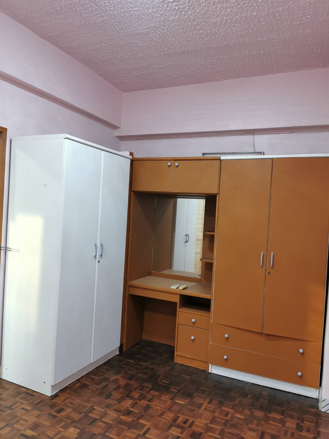 ให้เช่าคอนโด Ruenrudee Condominium (รื่นฤดี คอนโดมิเนียม) 1 ห้องนอน 1 ห้องน้ำ 1 ครัว 1 ห้องนั่งเล่น ขนาด 44 ตรม.