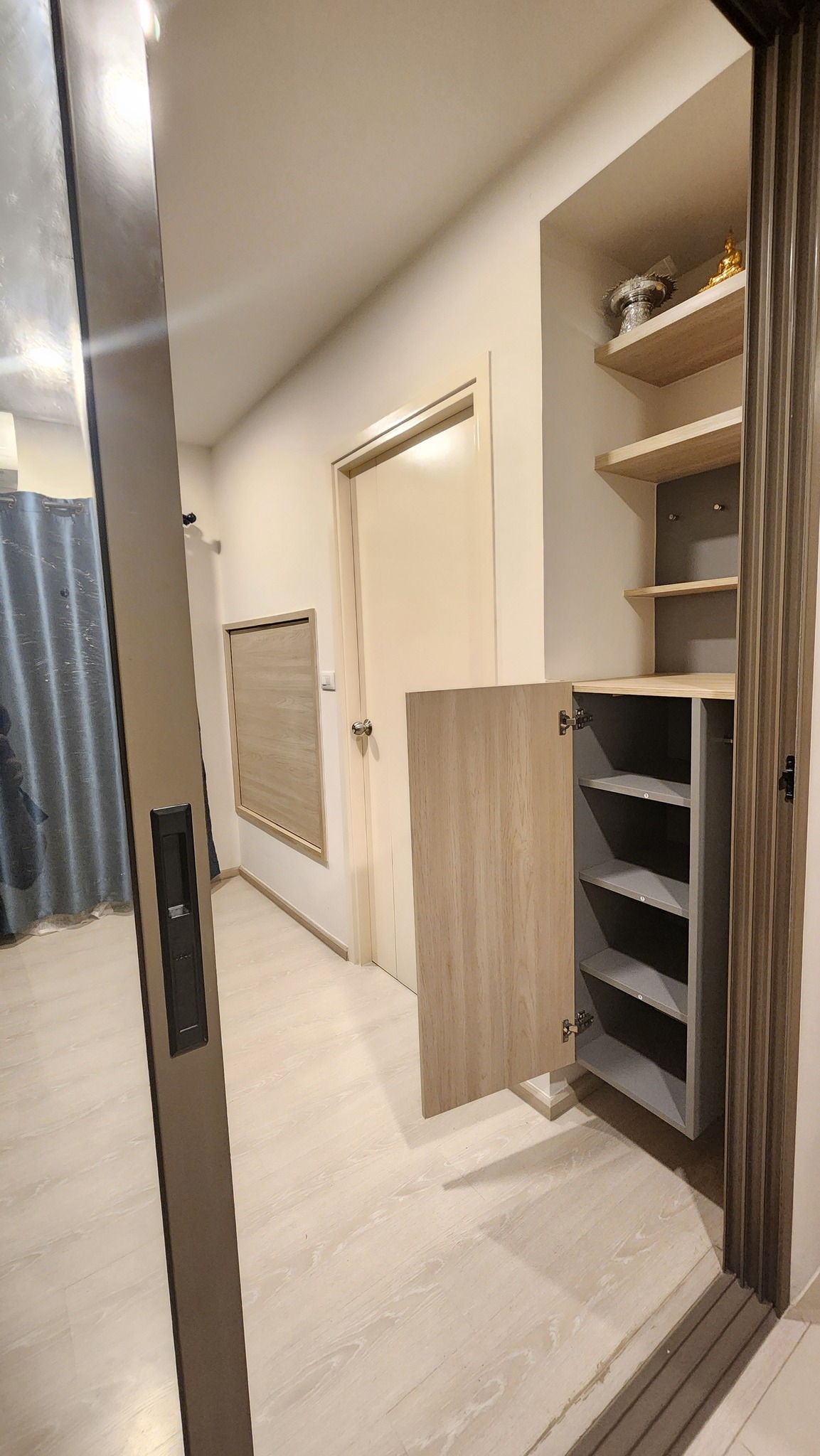 ขายคอนโด ฟีล พหล 34 / For Sale Phyll Phahol 34 (English below)