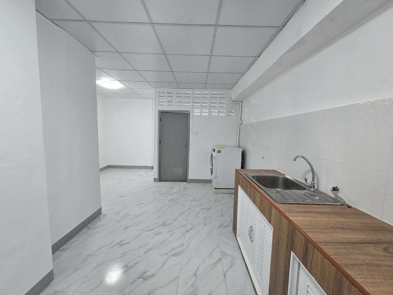 🏡 ขาย / ให้เช่าทาวน์เฮ้าส์ 2 ชั้น ซอยประชาราษฎร์บำเพ็ญ 16 แยก 3 / For Sale or Rent Townhouse Pracharat Bamphen 16 Soi 3