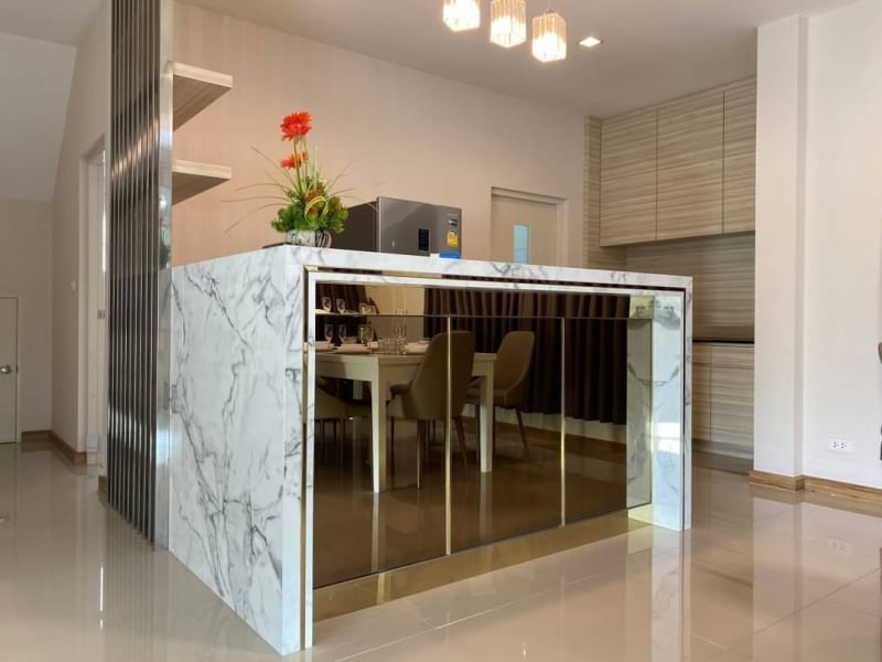 ให้เช่าบ้านเดี่ยวเดือนละ100,000 บาท ต่อเดือน ต้นโครงการ หมู่บ้าน Casa Premium On Nut-Wongwaen : คาซ่า พรีเมี่ยม อ่อนนุช-วงแหวนบางนา กม. 7 ใกล้เมกา บางนา สนามบินสุวรรณภูมิ