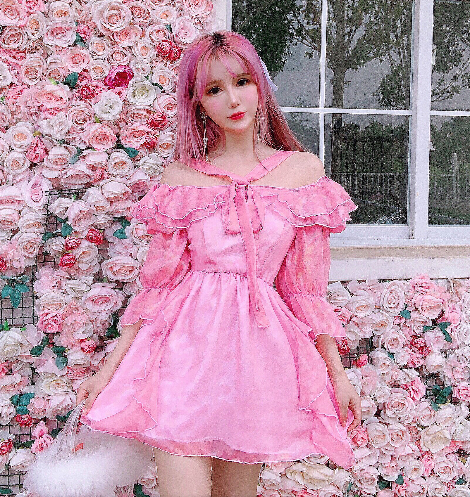 พรีออเดอร์ : เดรสแฟชั่นเปิดไหล่ แขนยาว สีชมพูหวาน