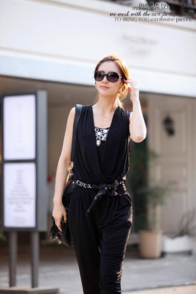 Jumpsuit เอี๊ยมกางเกง ขายาว คอวี แขนกุด สีดำ น่ารัก ผ้ายืด ใส่เที่ยว ใส่ทำงาน ชิวๆ