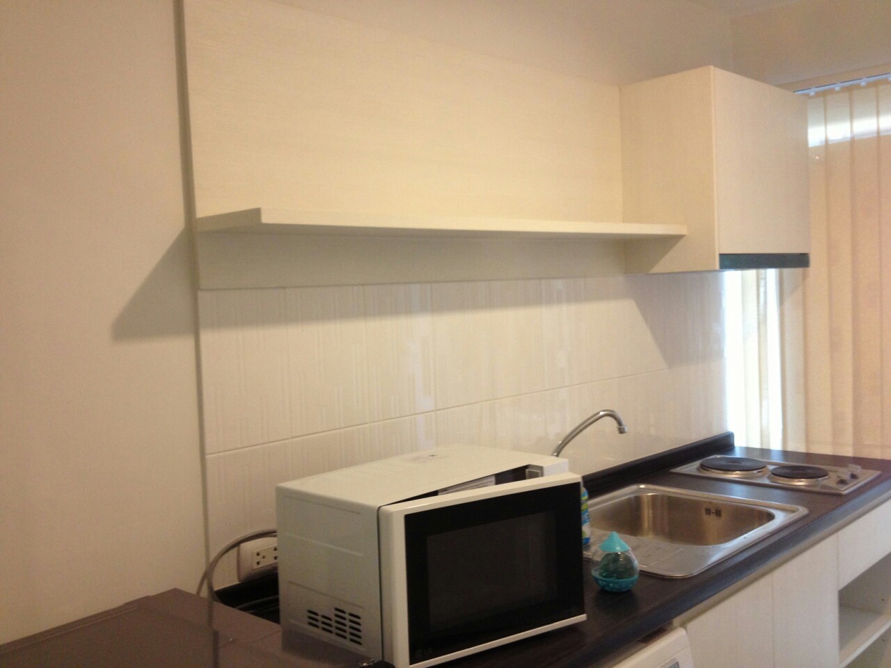 ให้เช่าห้องคอนโด Aspire พระรามเก้า ราคา 18000 / เดือน 1 ห้องนอน ชั้น 2 พื้นที่ 39 ตร.ม วิวเมือง มองเห็น ideo