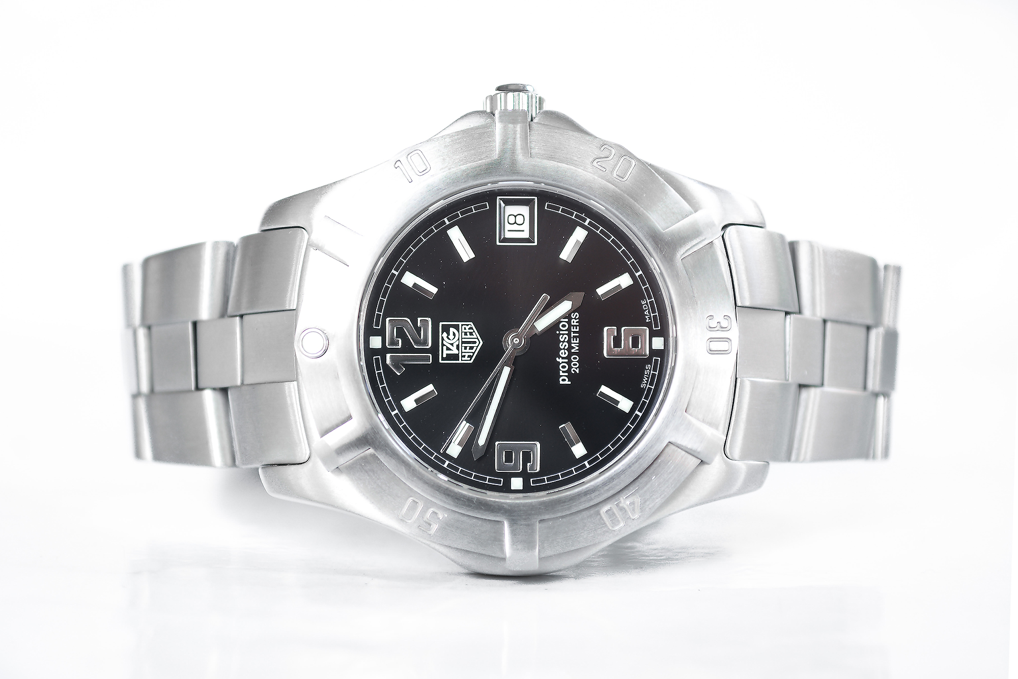 Tag Heuer s2000 Exclusive Quartz หน้าดำ (Sold)