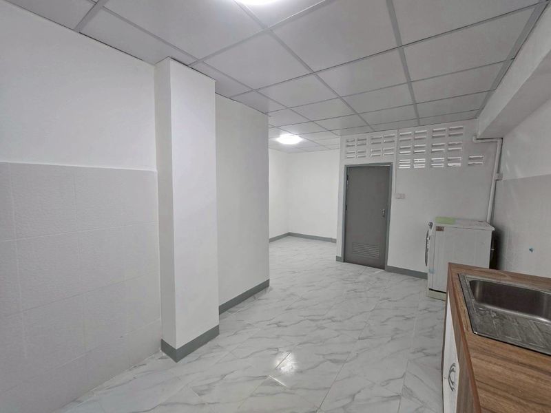 🏡 ขาย / ให้เช่าทาวน์เฮ้าส์ 2 ชั้น ซอยประชาราษฎร์บำเพ็ญ 16 แยก 3 / For Sale or Rent Townhouse Pracharat Bamphen 16 Soi 3