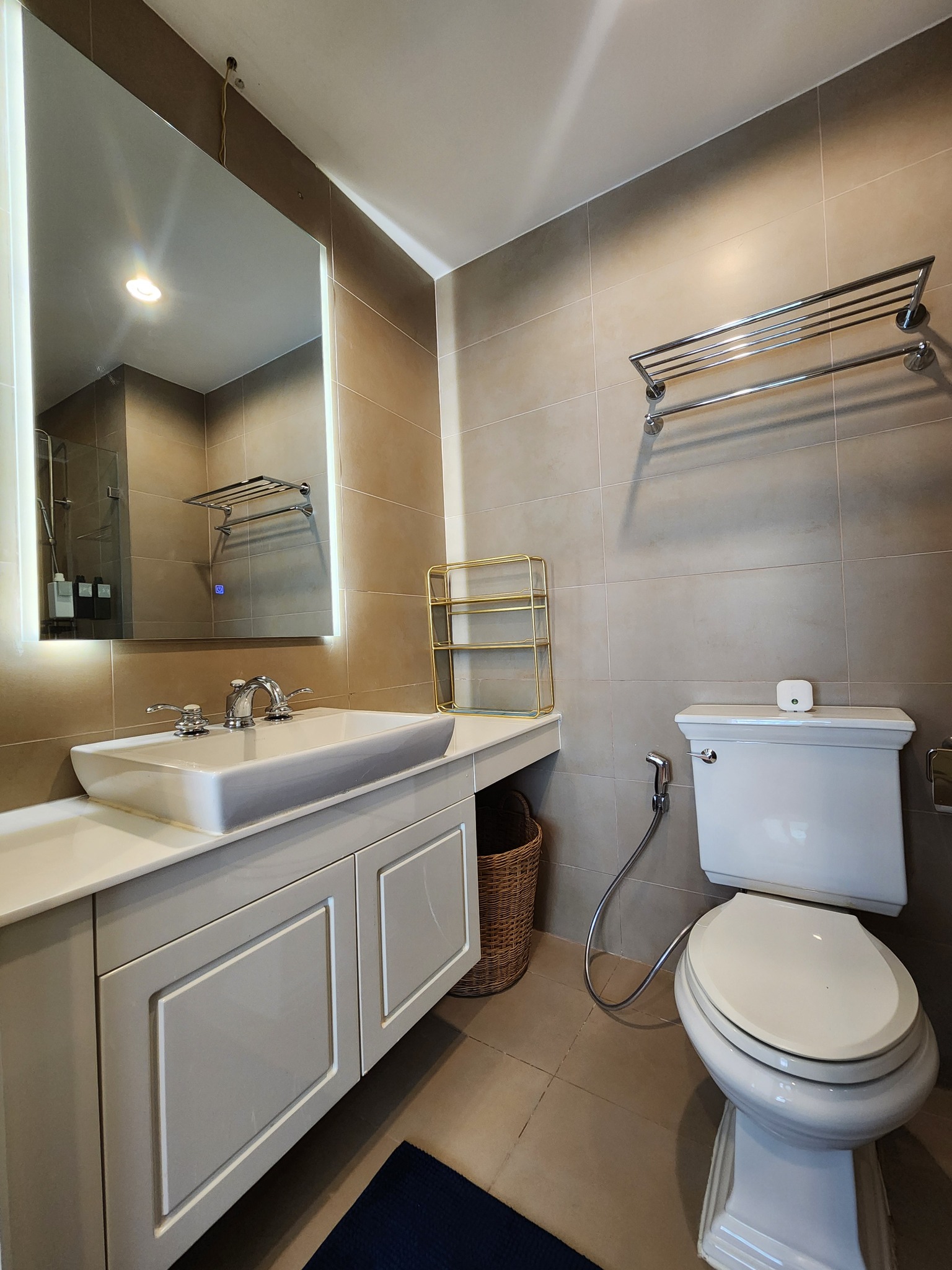 ให้เช่าคอนโด 1 ห้องนอน 1 ห้องน้ำ ขนาด 29 ตรม ชั้น 6 ทิศตะวันตก 18,000 บาท/เดือน สัญญาเช่าอย่างน้อย 1 ปี