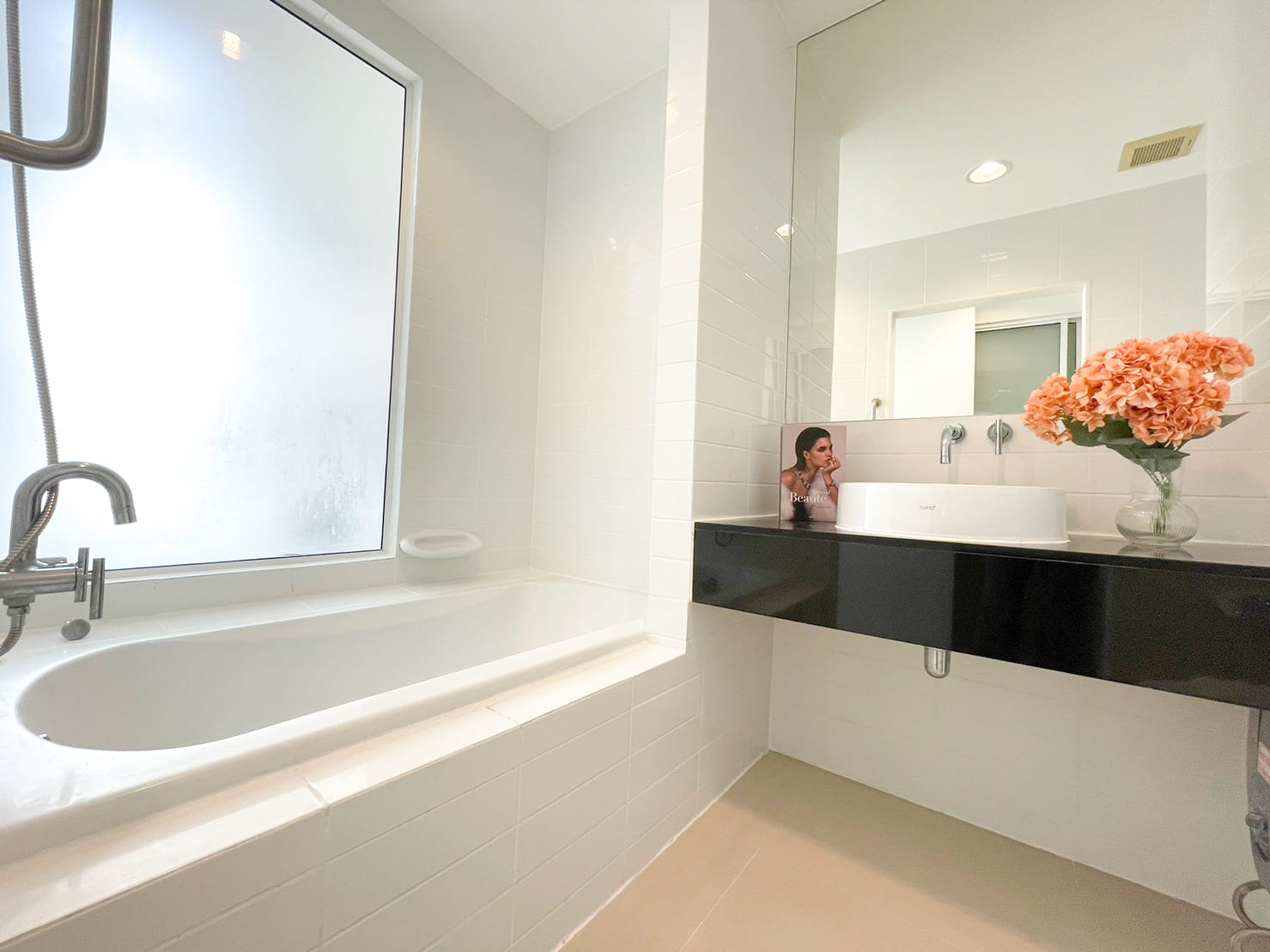 ขายคอนโด IDEO Mix Sukhumvit 103 (ไอดีโอ มิกซ์ สุขุมวิท 103) 1 ห้องนอน 1 ห้องน้ำ ขนาด 30 ตร.ม. ตึก B ชั้น 18 วิวดี ห้องแต่สวยตรงปก