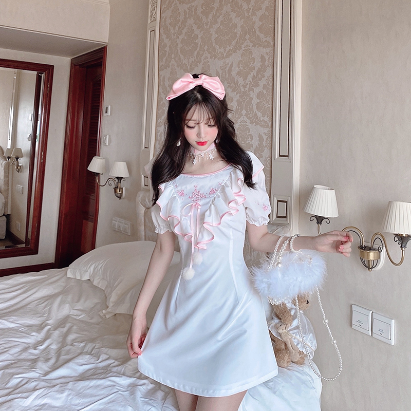 Summer Joy : พรีออเดอร์ เดรสสั้นน่ารักๆ แขนตุ๊กตา แต่งระบายช่วงอกตามแบบ แบรนด์แท้