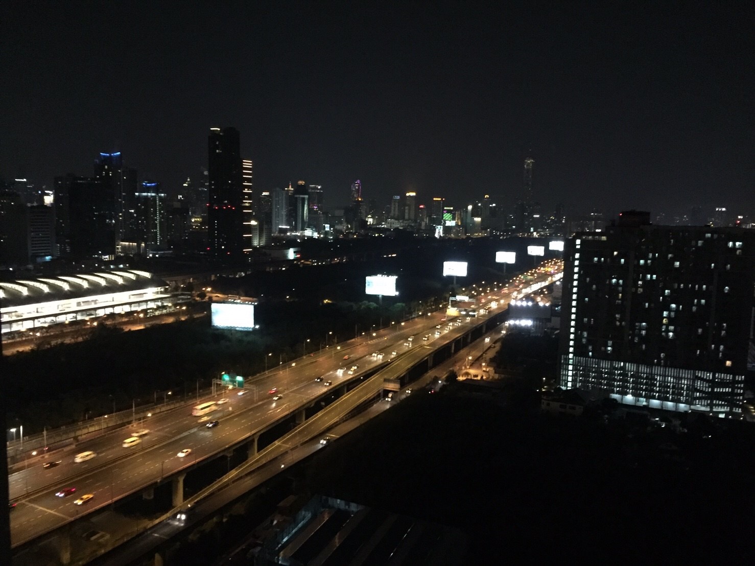 ให้เช่า Rhythm Asoke1 Fully furniture Ready to move