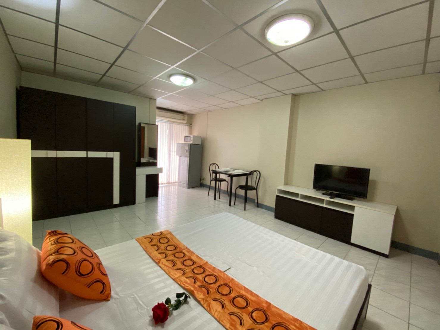 ให้เช่า คอนโดติดถนนพระราม 4 ห่างBTSเอกมัย 900เมตร Baan Kluai Nam Thai (บ้านกล้วยน้ำไท) ห้องสตูดิโอ 1 ห้องน้ำ