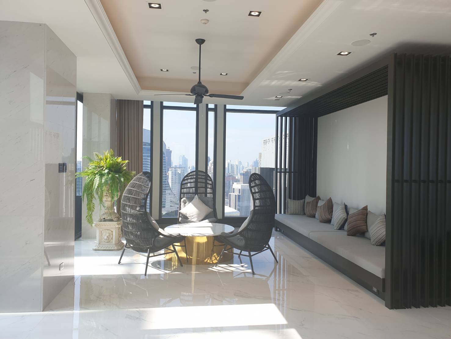 ให้เช่าคอนโด Life One Wireless (ไลฟ์ วัน ไวร์เลส) 1 ห้องนอน 1 ห้องน้ำ ขนาด 24 ตรม