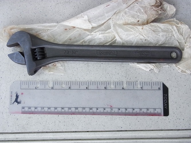 ประแจเลื่อน DOWIDAT 10นิ้ว MADE IN GERMANY มาพร้อมซองเดิม ที่ซองพิมพ์ W.-Germany , ใต้ตัวพิพม์สีขาว มีตัวนูน GERMANY ใหม่เก่าเก็บ