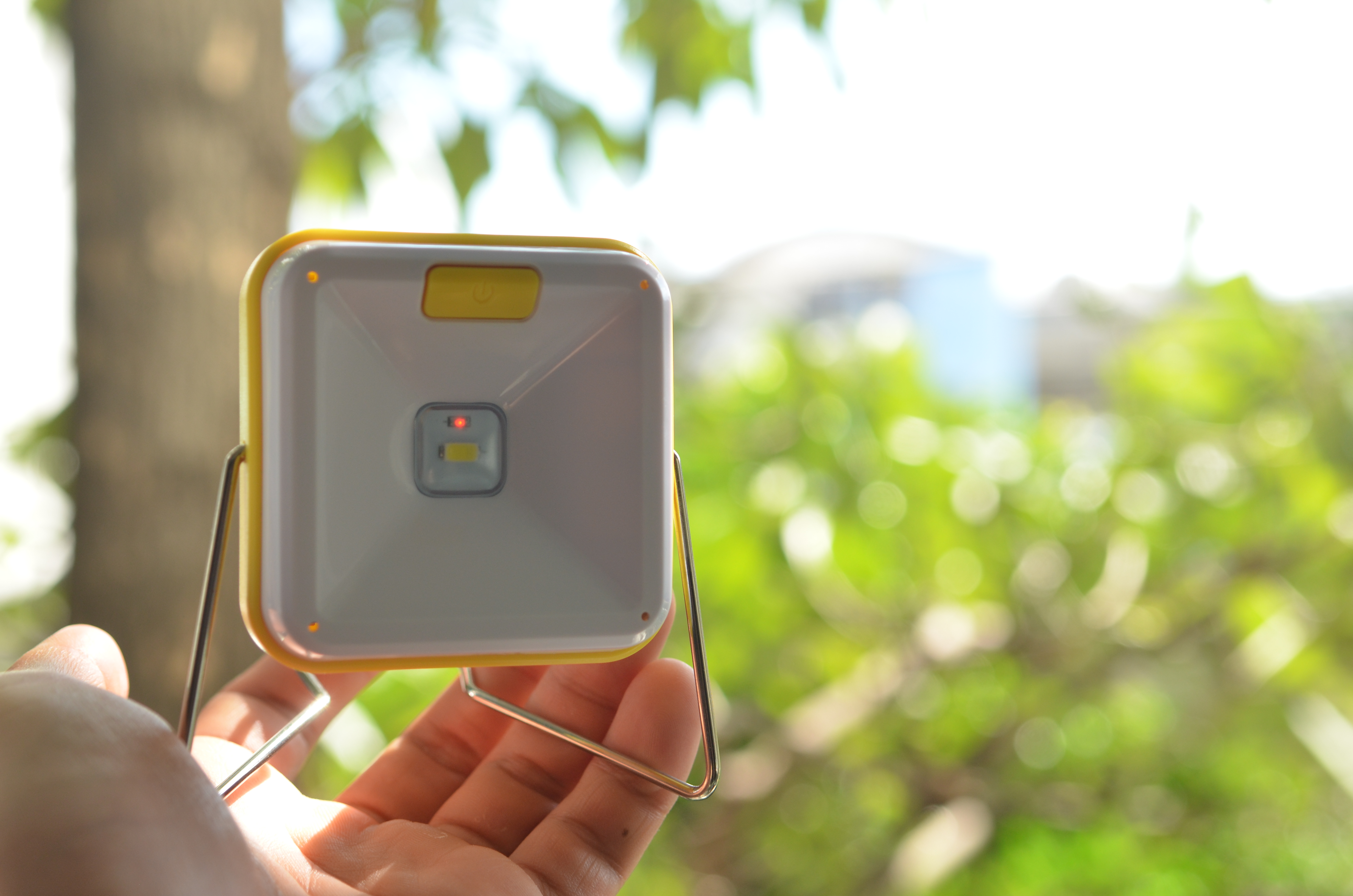 Quiksolar ไฟ LED พลังงานแสงอาทิตย์ รุ่น Minisolar