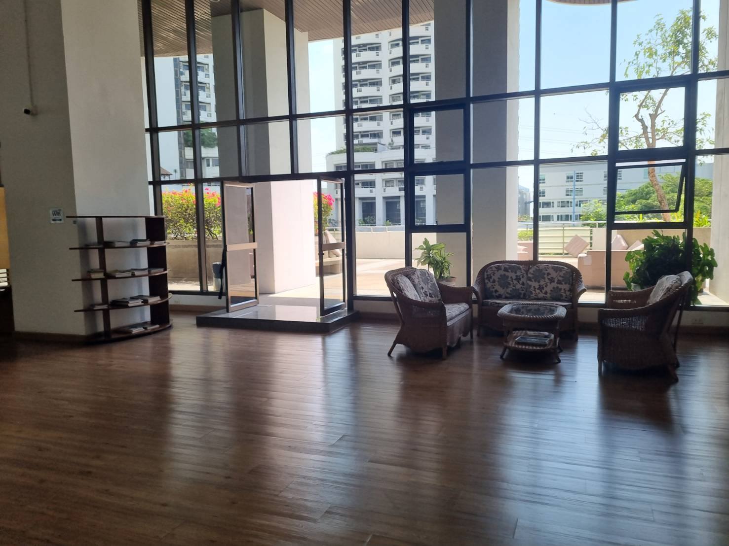 🏡 ขายคอนโด ฟลอร่าวิลล์ 2 พัฒนาการ 51 / For Sale Condo Floraville 2 Pattanakarn 51