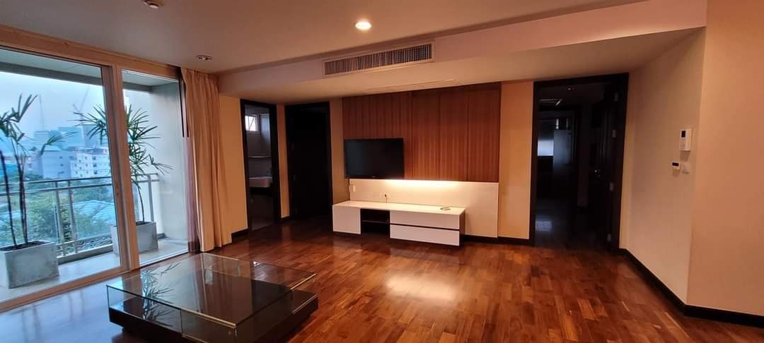 ให้เช่าคอนโด Double Tree Residence Thonglor25 Tower B (ดับเบิ้ล ทรี เรสซิเด้นซ์) 2 ห้องนอน