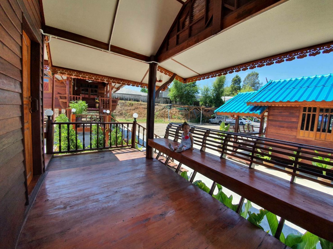 ขายที่ดินถมแล้ว 3 ไร่ จังหวัด นครนายก ขายพร้อมร้านอาหารและบ้านน็อกดาว