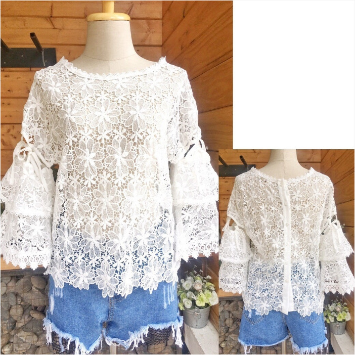 เสื้อลูกไม้สีขาว แขนยาว ผูกโบว์น่ารักๆ แนวเรียบๆ สวย ดูดี mix&matchได้หลายสไตล์