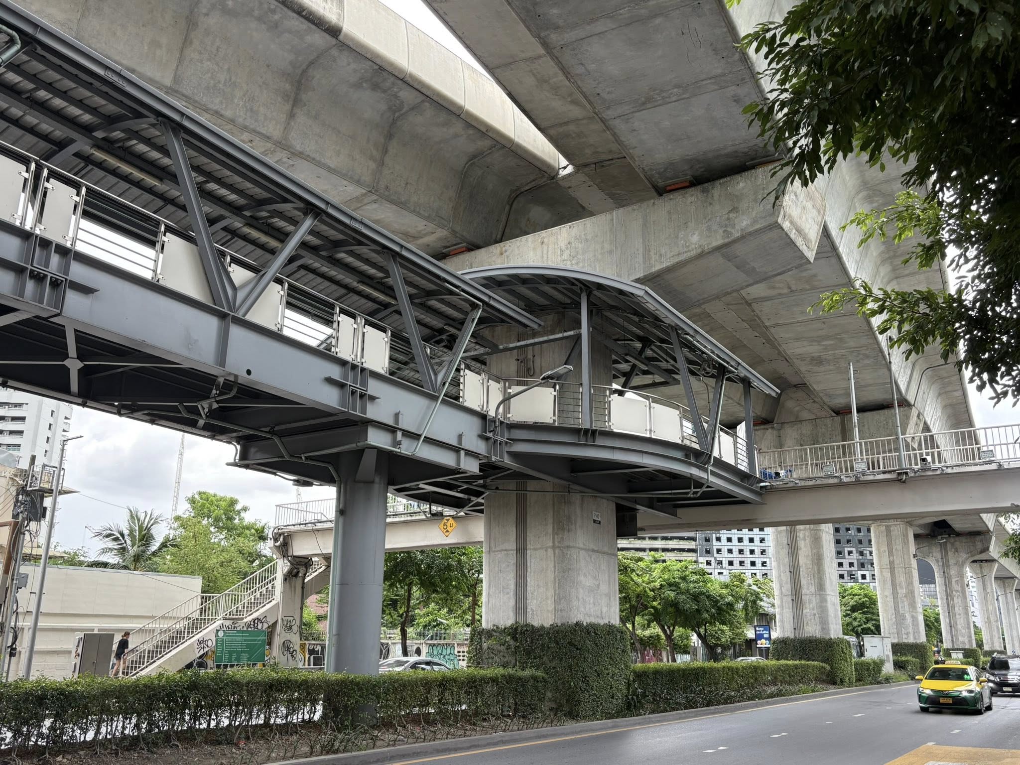 ให้เช่าคอนโดใหม่ The Line Vibe Ladprao (เดอะไลน์ ไวบ์ ลาดพร้าว) — ใจกลางลาดพร้าว ติดรถไฟฟ้า 2 สาย