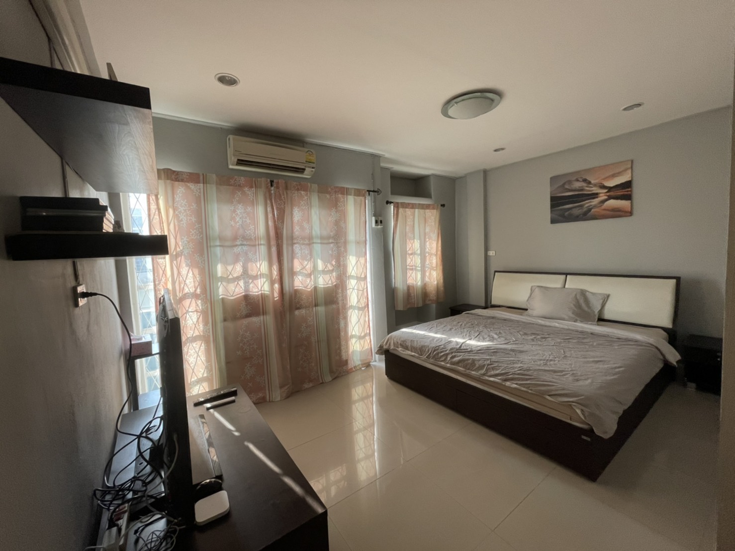 ให้เช่า ทาวน์โฮม รัชดา-สุทธิสาร 5 ห้องนอน (170 m2) ใกล้ MRT สุทธิสาร/ห้วยขวาง 35,000 บาท/เดือน !!